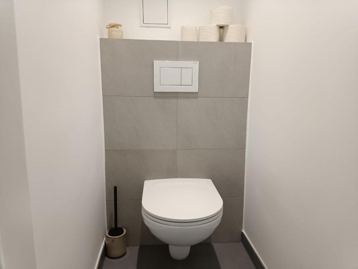 King Bed Home, 3 Bed Rooms, Perfect For Long Term Stay Vienna Exterior photo