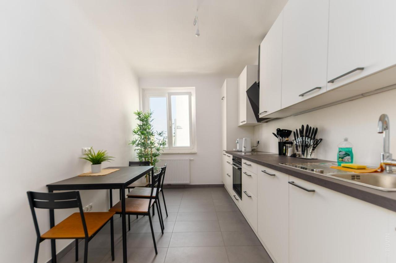 King Bed Home, 3 Bed Rooms, Perfect For Long Term Stay Vienna Exterior photo